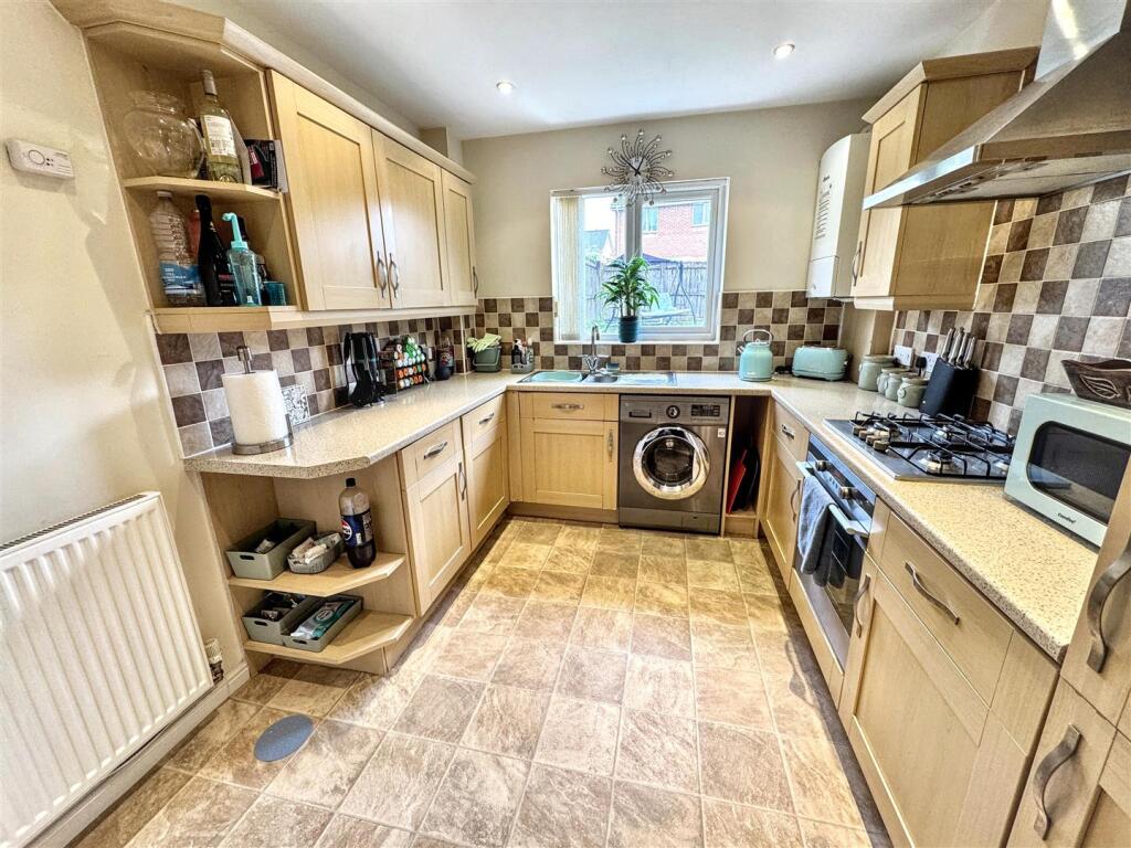 House in Cardiff, Trowbridge - View 3