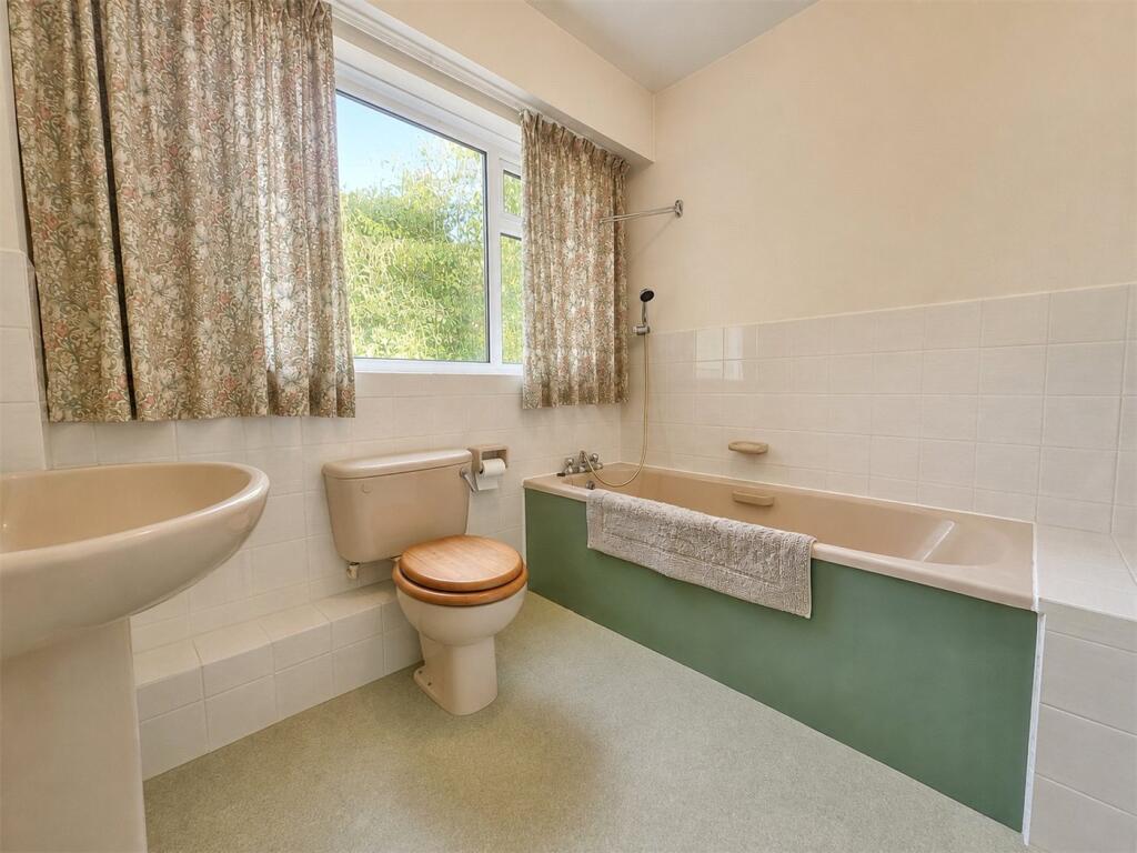 Apartment in Bournemouth - More