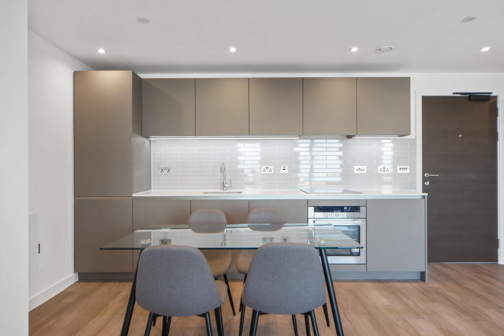 Apartment in Birmingham, West Midlands - View 4