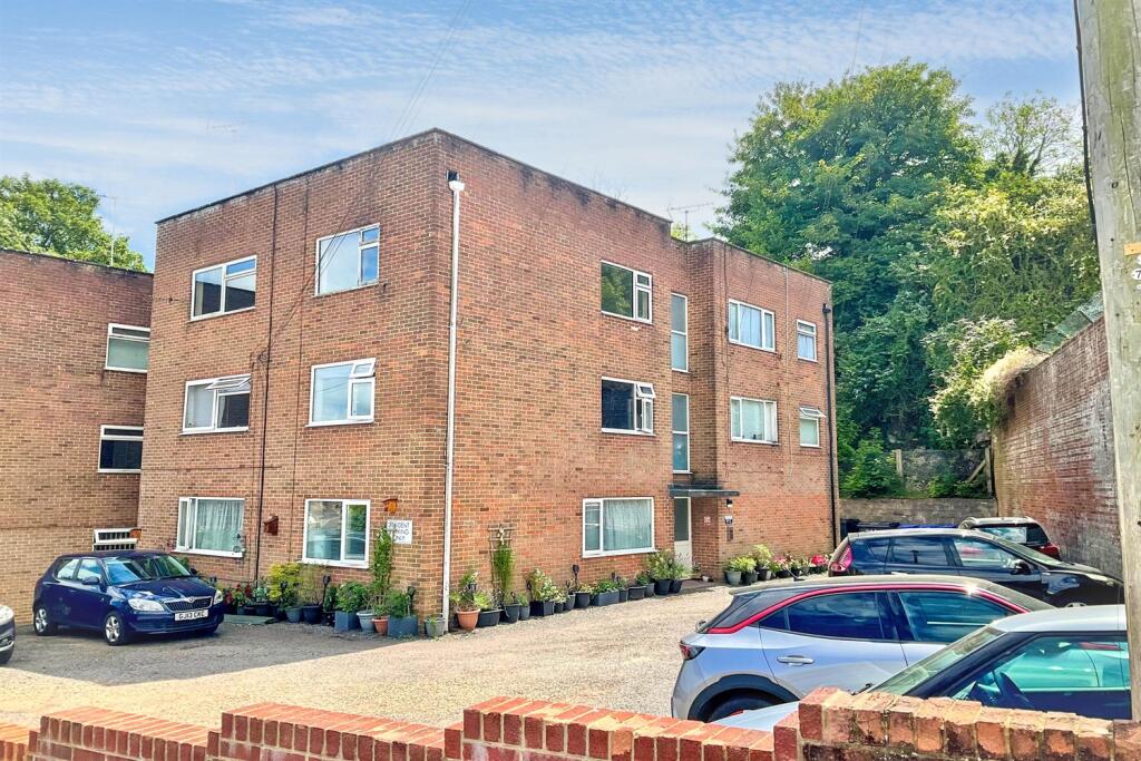 Apartment in Canterbury - View 5