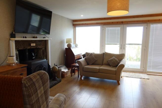 LOUNGE: