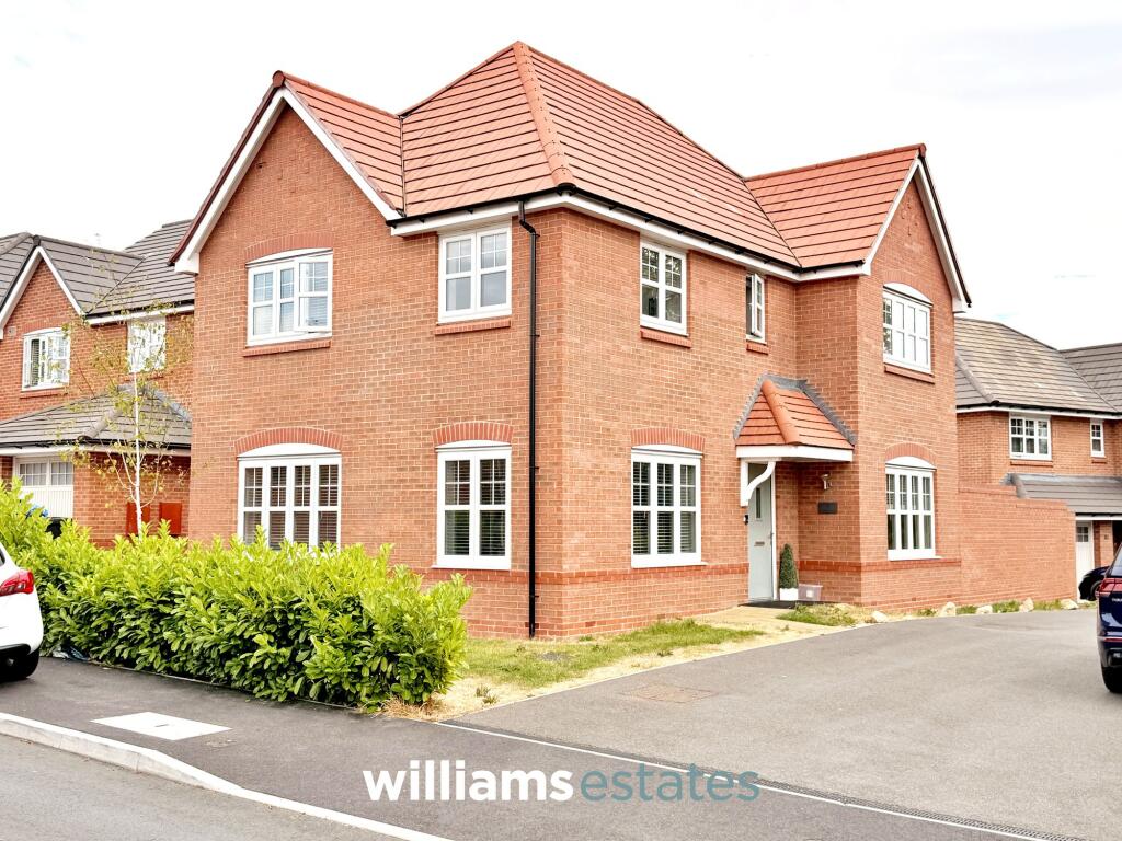 4-bed detached on St. Asaph, LL17, £399,950
