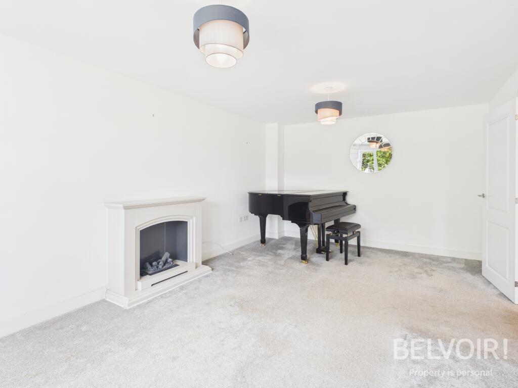 House in Stoke-on-Trent - More