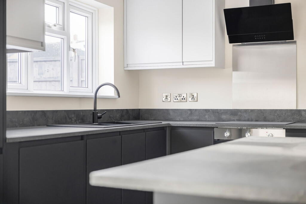 Dowty Road, Cheltenham, GL51 photo 4