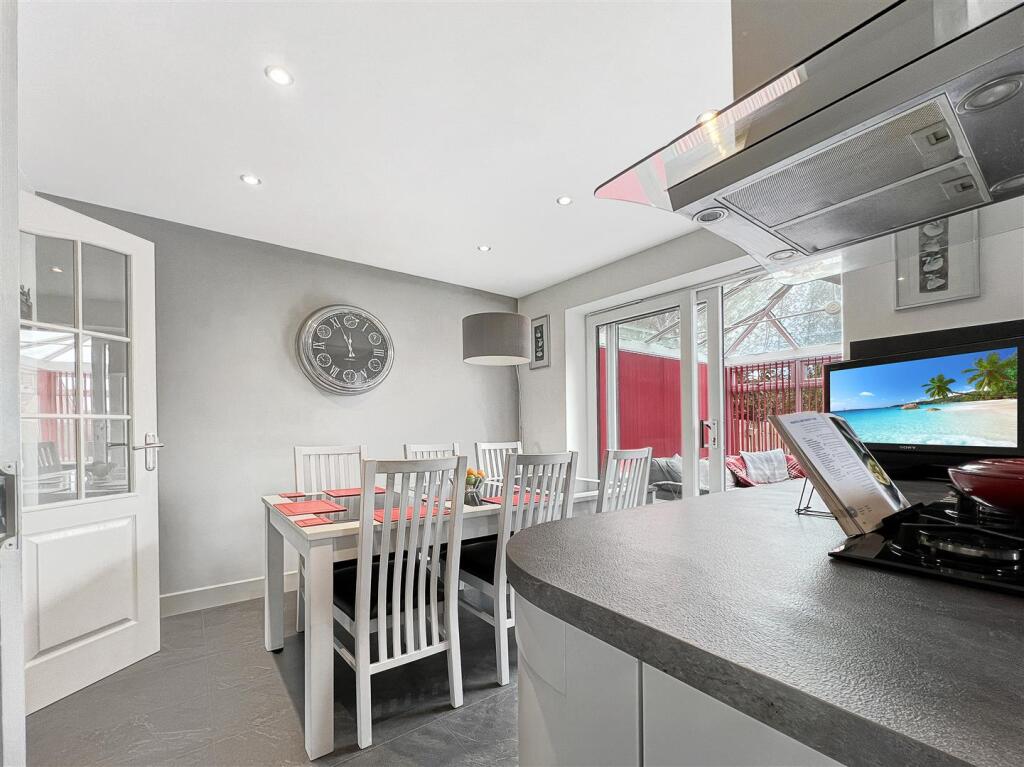 House in Braintree, Halstead - More