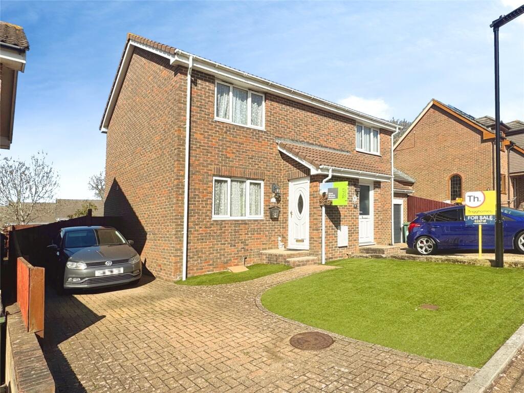 Main image of property: Kingslea Park, East Cowes, PO32