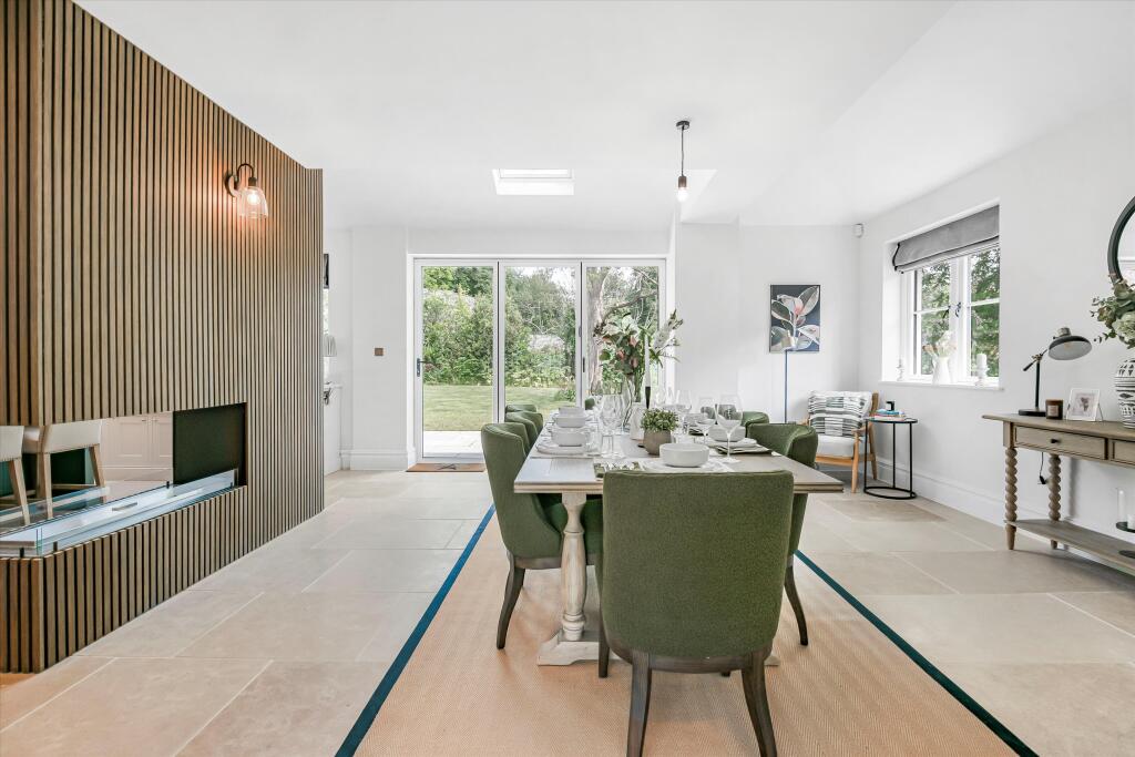 Kingwood Common, Kingwood, Henley-on-Thames, Oxfordshire, RG9 - More