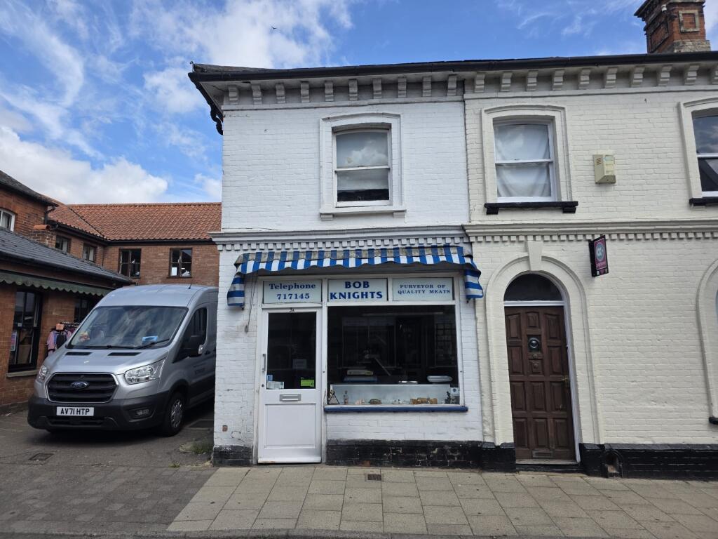 Main image of property: 3a Market Street, Norfolk, NR34 9AQ