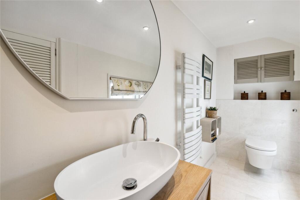 1 bedroom mews property for rent