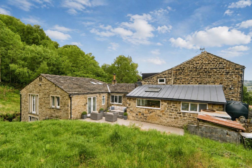 Marley, Bingley, BD16 2DN photo 4
