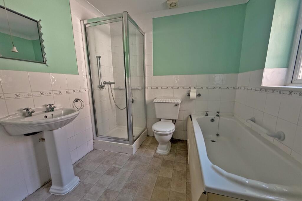 House in Hemel Hempstead - More