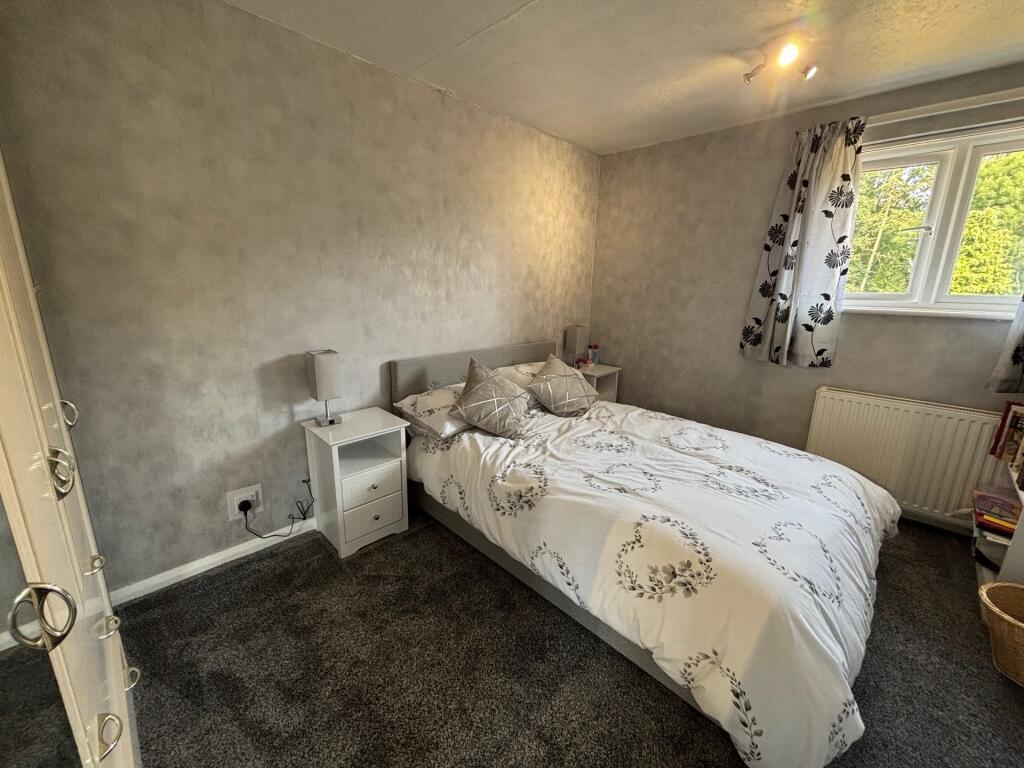 House in St Albans, Roestock, Colney Heath - More