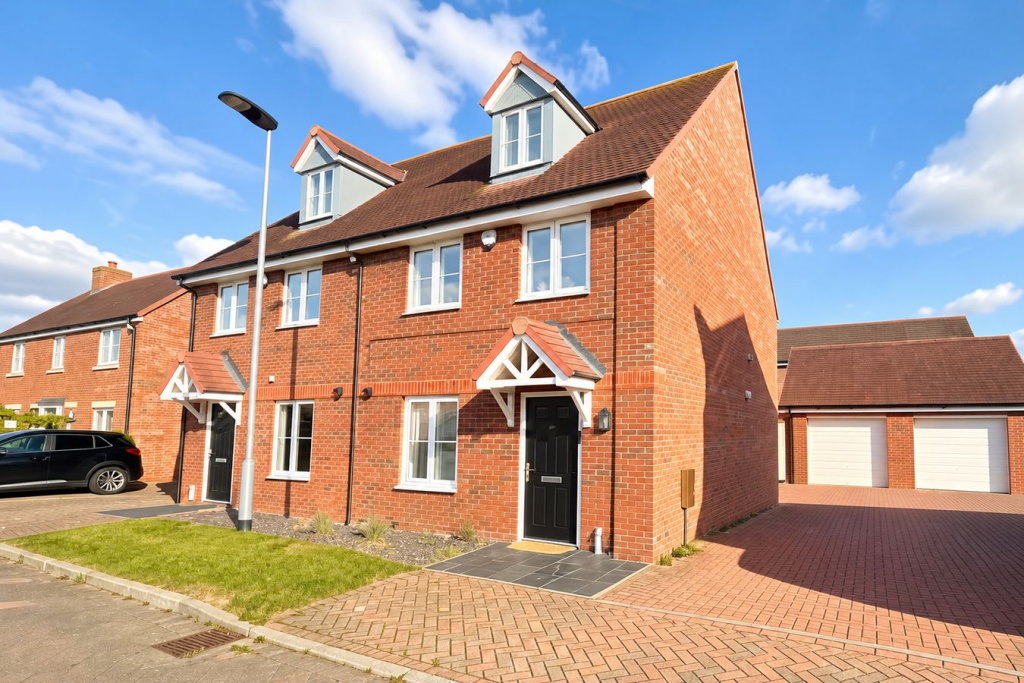 Main image of property: Juniper Mead, Stotfold, Hitchin, SG5