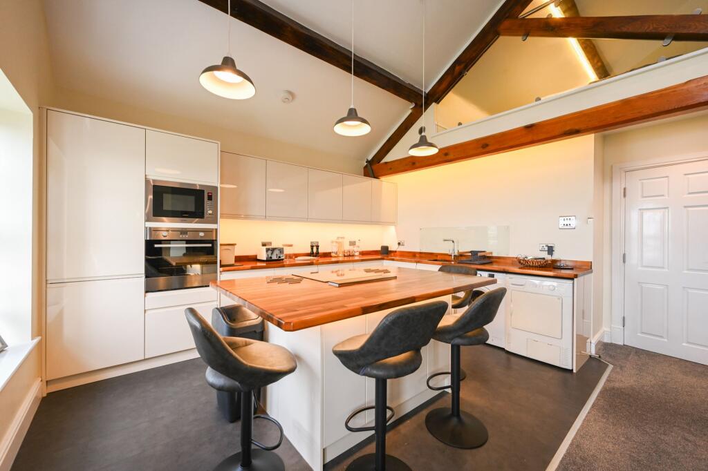 Apartment in Sefton, Liverpool City Region - View 2