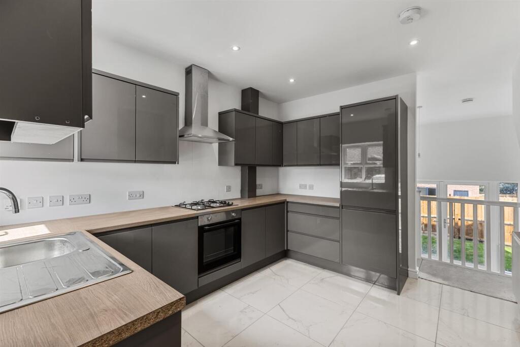 House in Newcastle-under-Lyme, Kidsgrove - More
