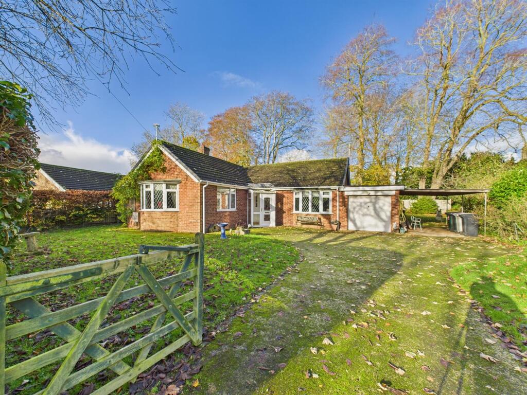 4-bed bungalow on Church Lane, Manby, Louth, £350,000
