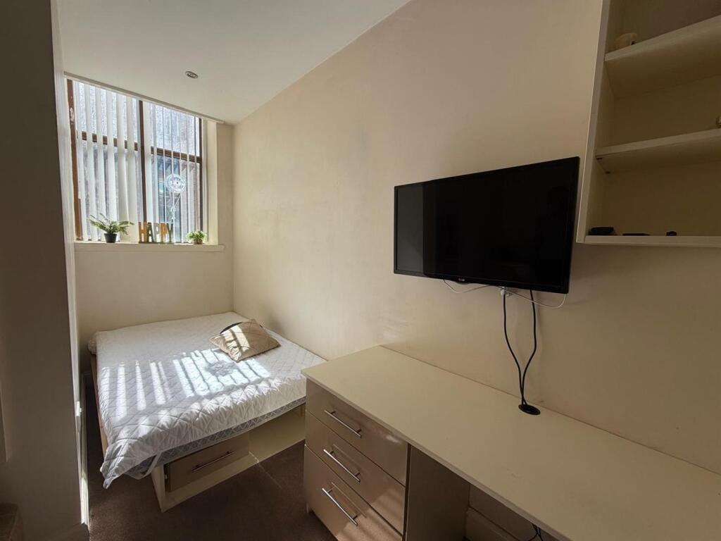 Apartment in Liverpool - View 4