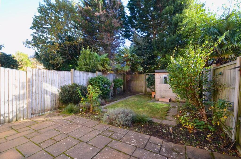 2-bed flat on Christchurch Road, Bournemouth, BH1, £215,000