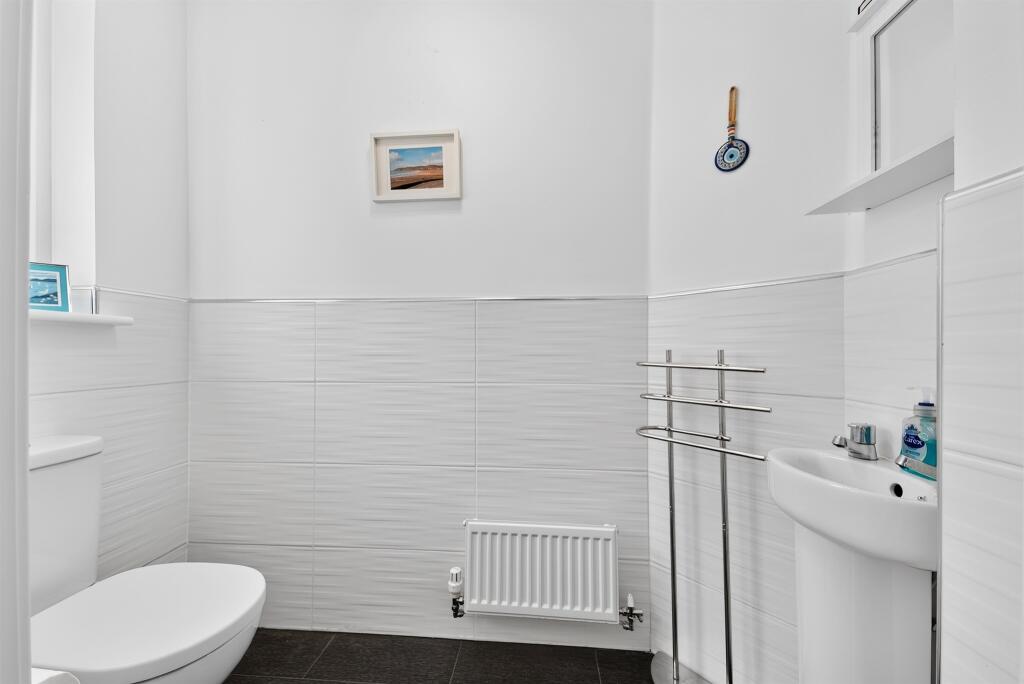 House in Glasgow, South Lanarkshire - View 5