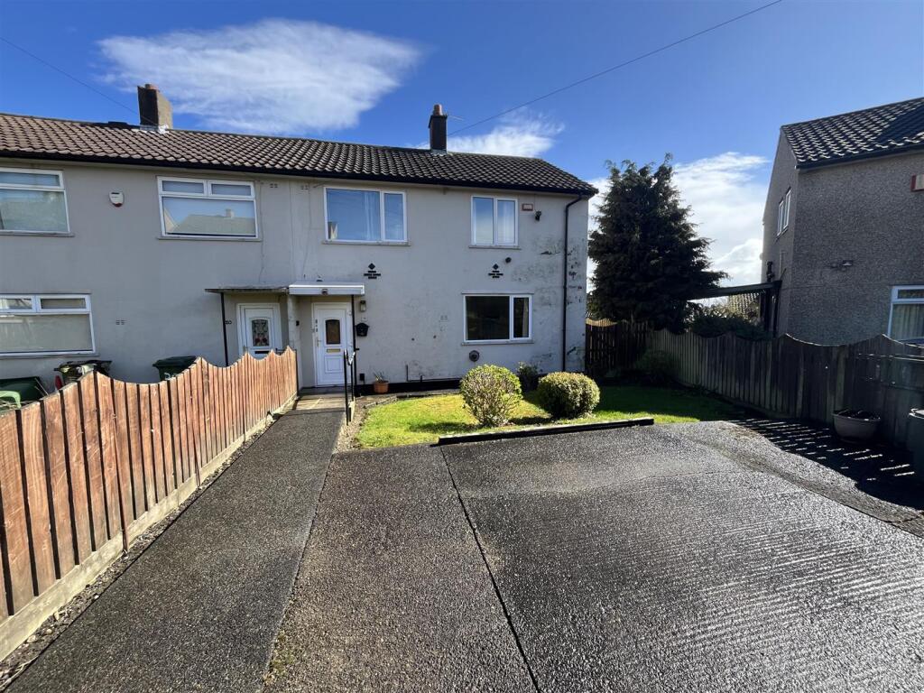 Main image of property: Milner Ing, Wyke, Bradford