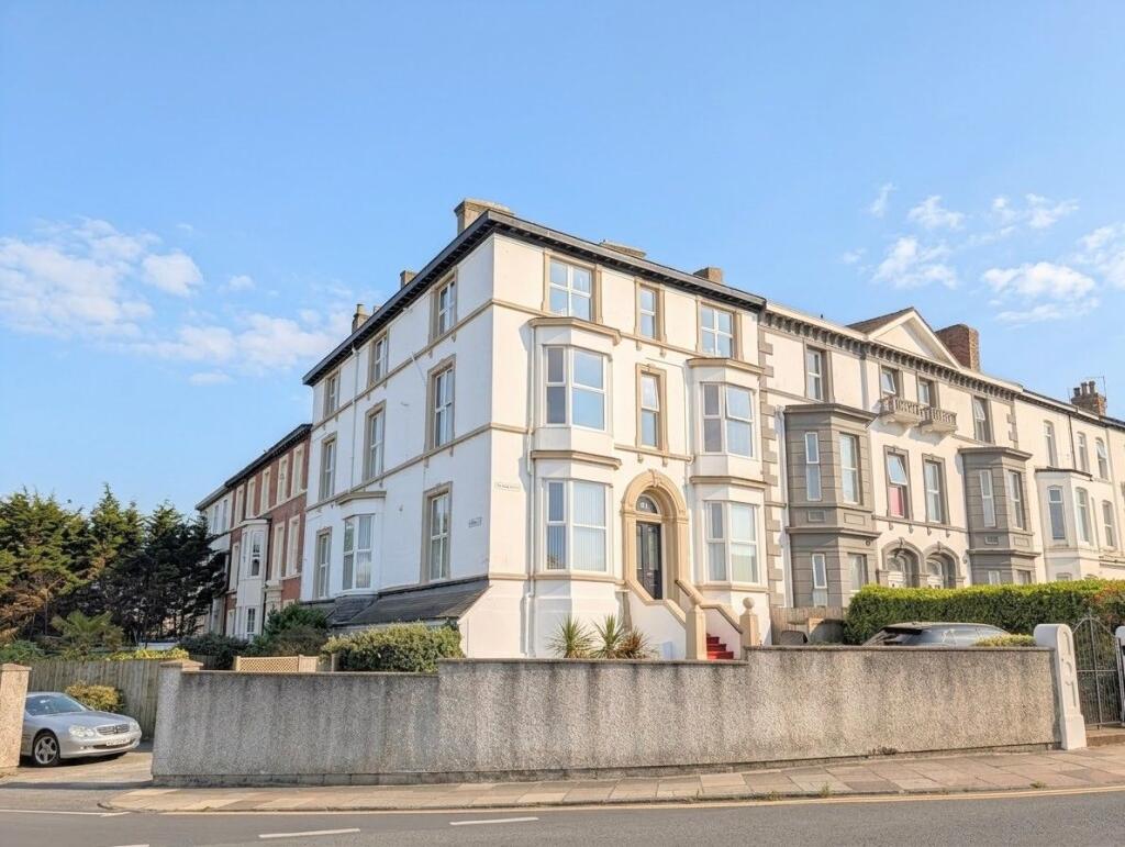 Main image of property: To Let - Promenade, Southport, PR9 - Two Bedroom Top Floor Apt