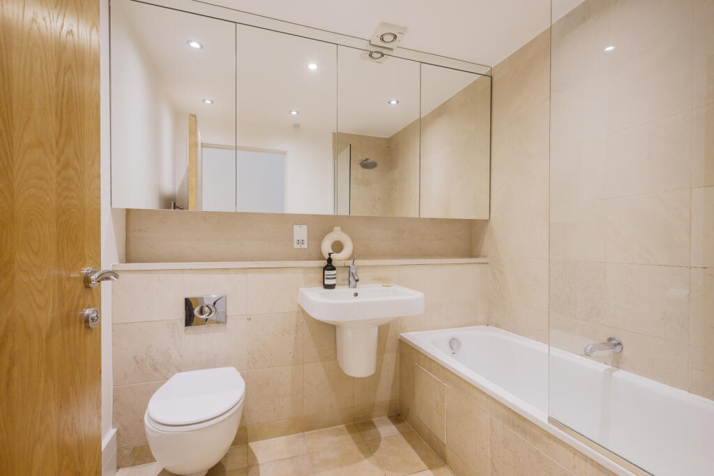 Apartment in London, Merton Park - View 5