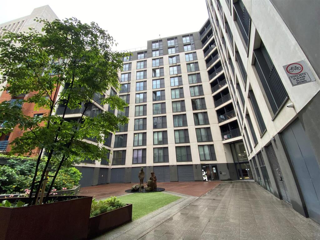 Apartment in Manchester, Piccadilly, City Centre - View 5