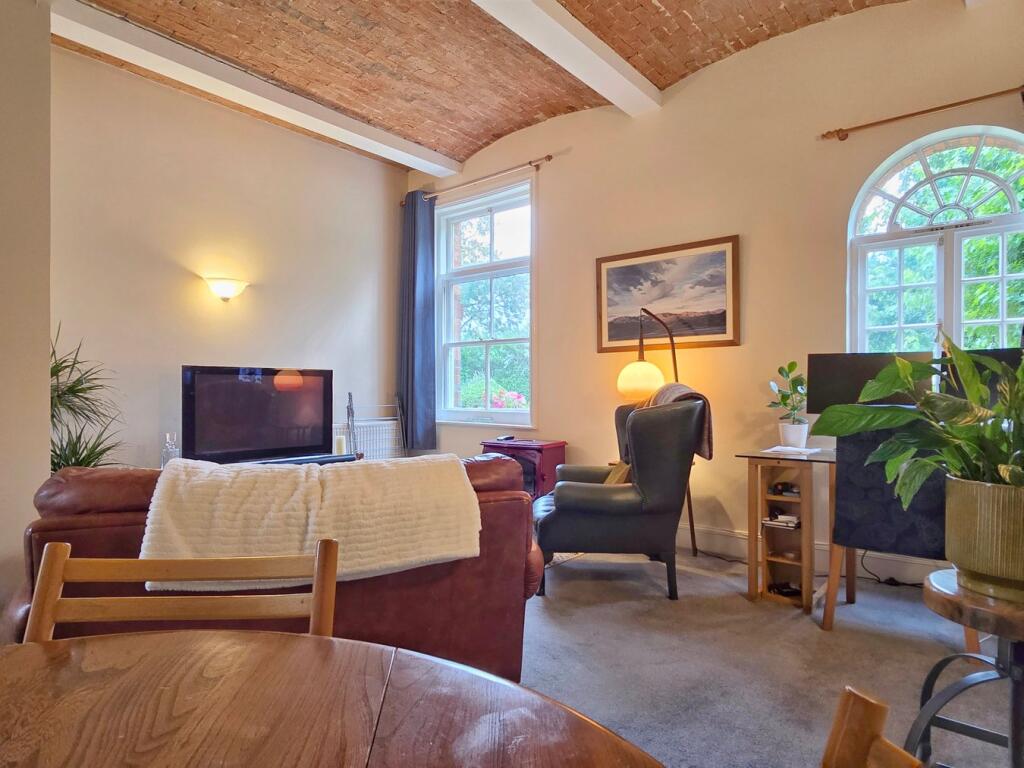 Dunstable Street, Ampthill, Bedfordshire, MK45 photo 2