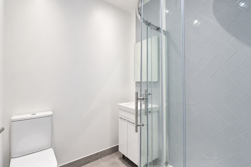Apartment in Northampton - More