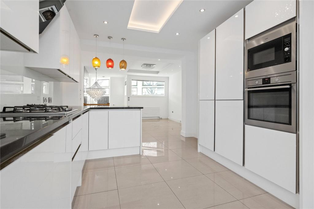 Apartment in London - More