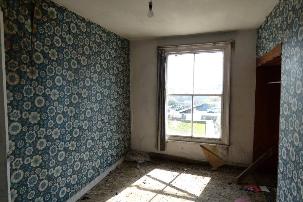 15 West Square, Scarborough YO11 1TW photo 5