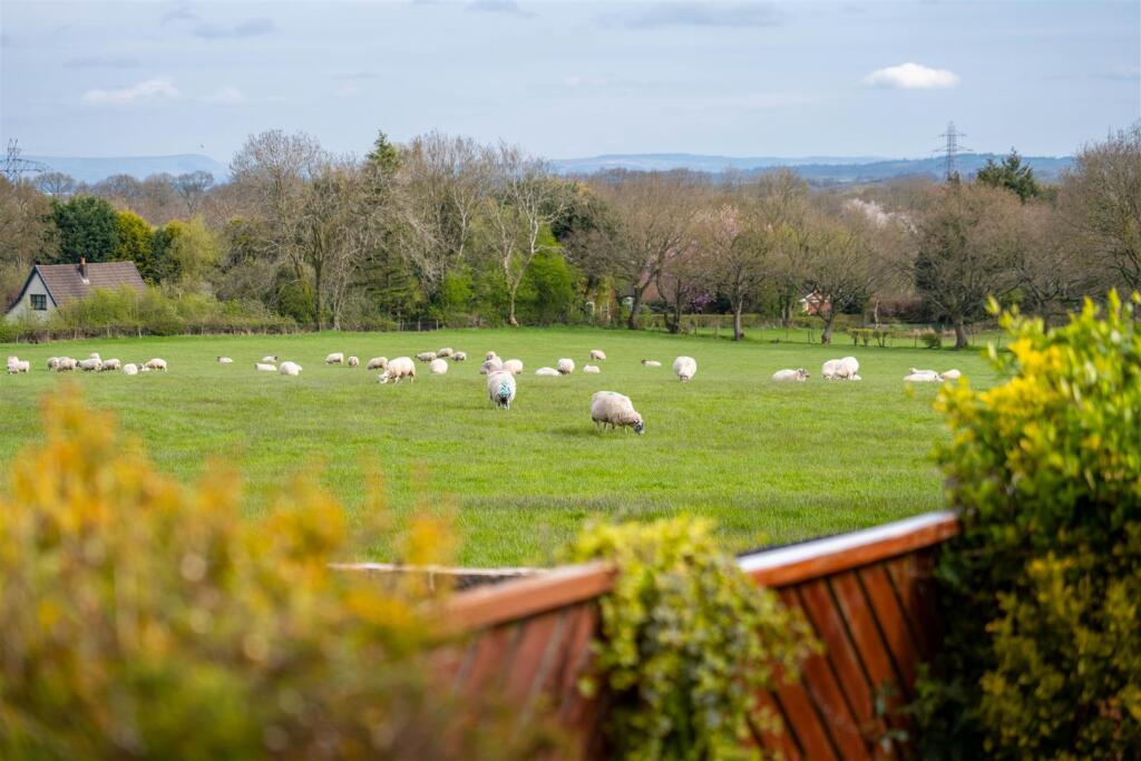 House in West Lancashire, Mossy Lea, Wrightington - View 3
