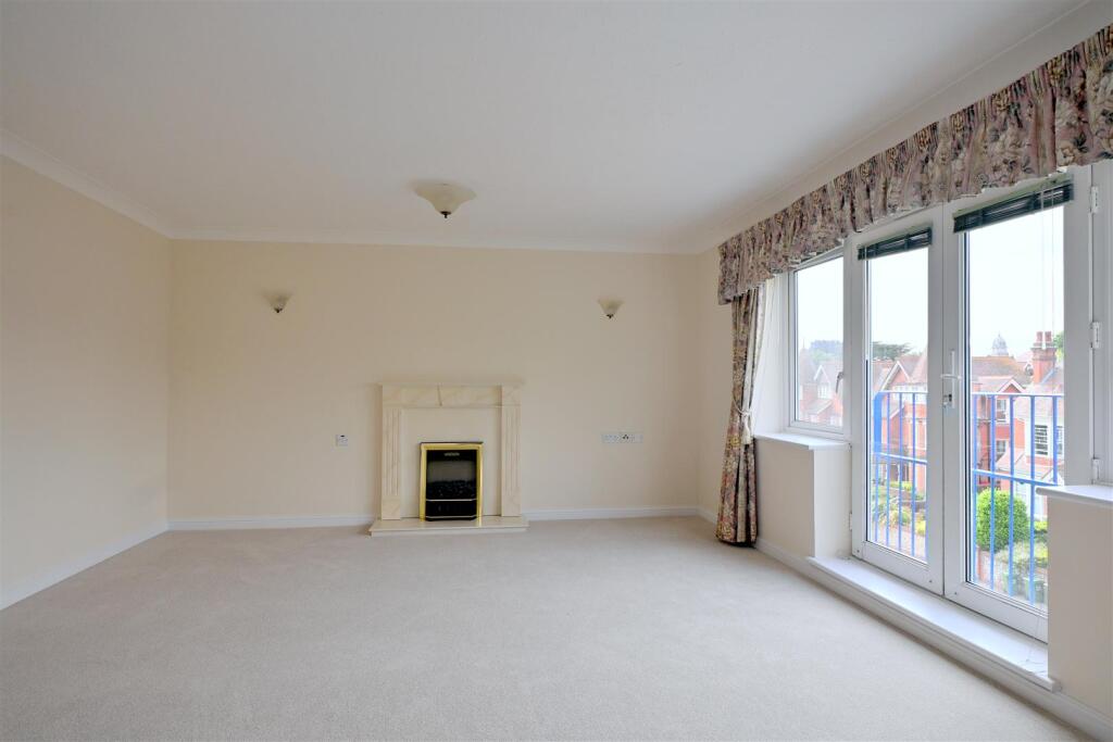 Apartment in Brighton - View 5
