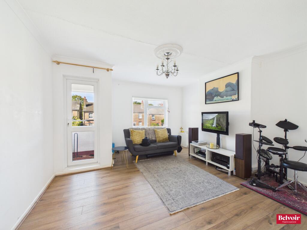 Apartment in Chelmsford - View 3