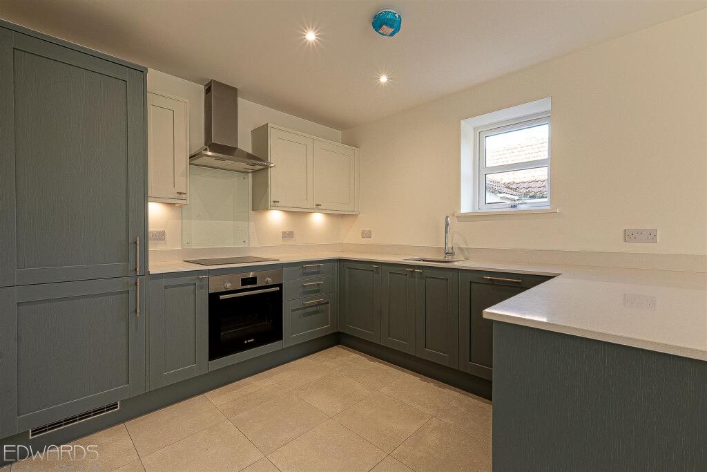 14 Golf Links Road, Ferndown photo 2