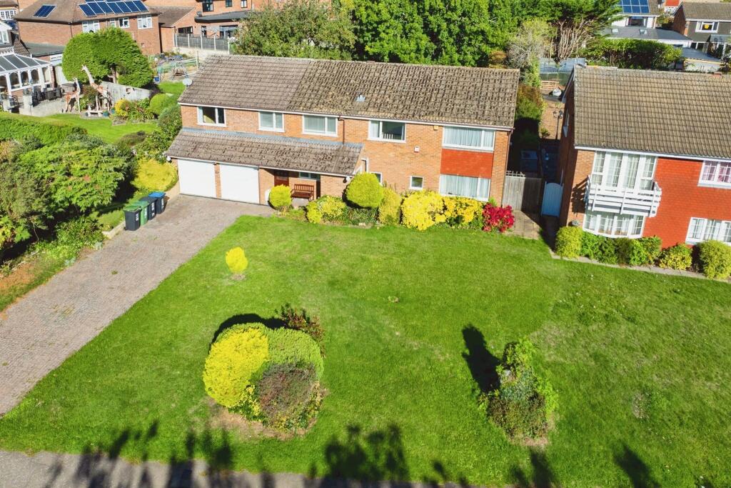 Main image of property: Peascroft Road, Hemel Hempstead