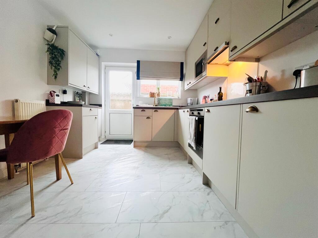 Gosford Way, Polegate photo 4