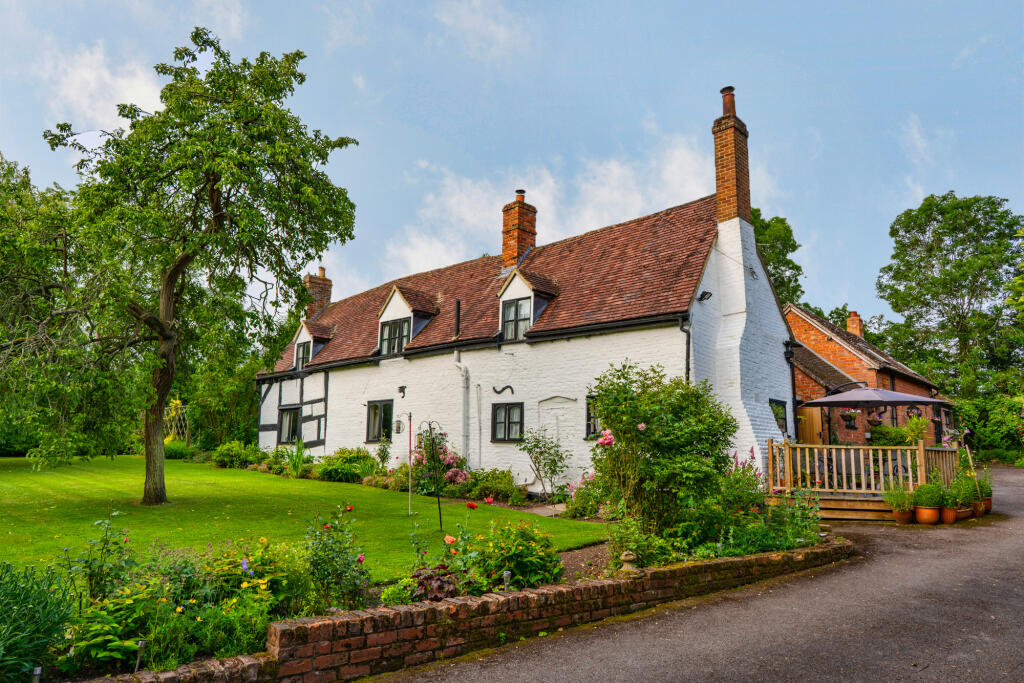 5-bed other on Longdon, Tewkesbury, GL20, £800,000