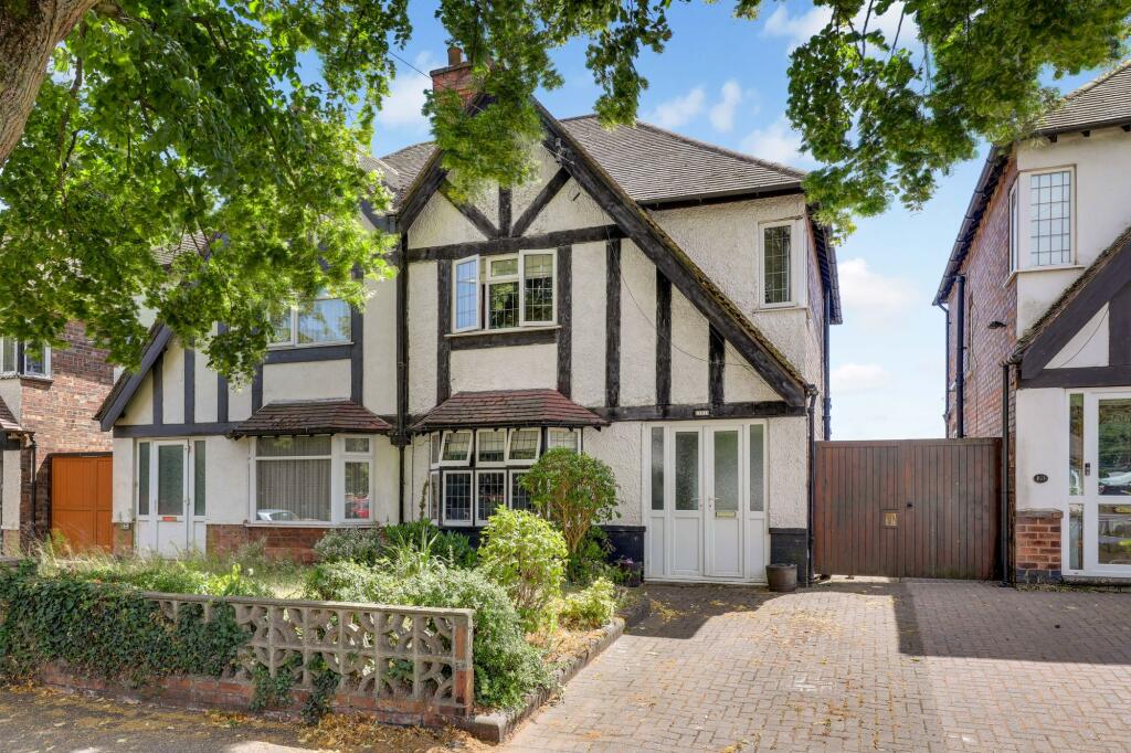 Main image of property: Perry Road, Nottingham, NG5