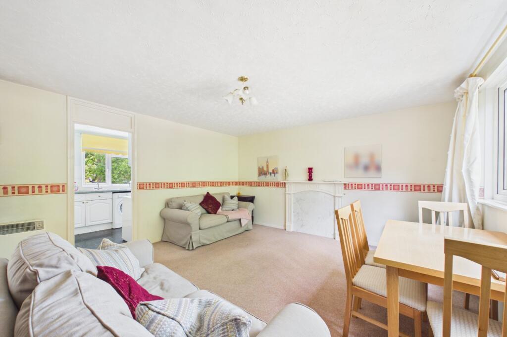 Apartment in Bracknell - View 3