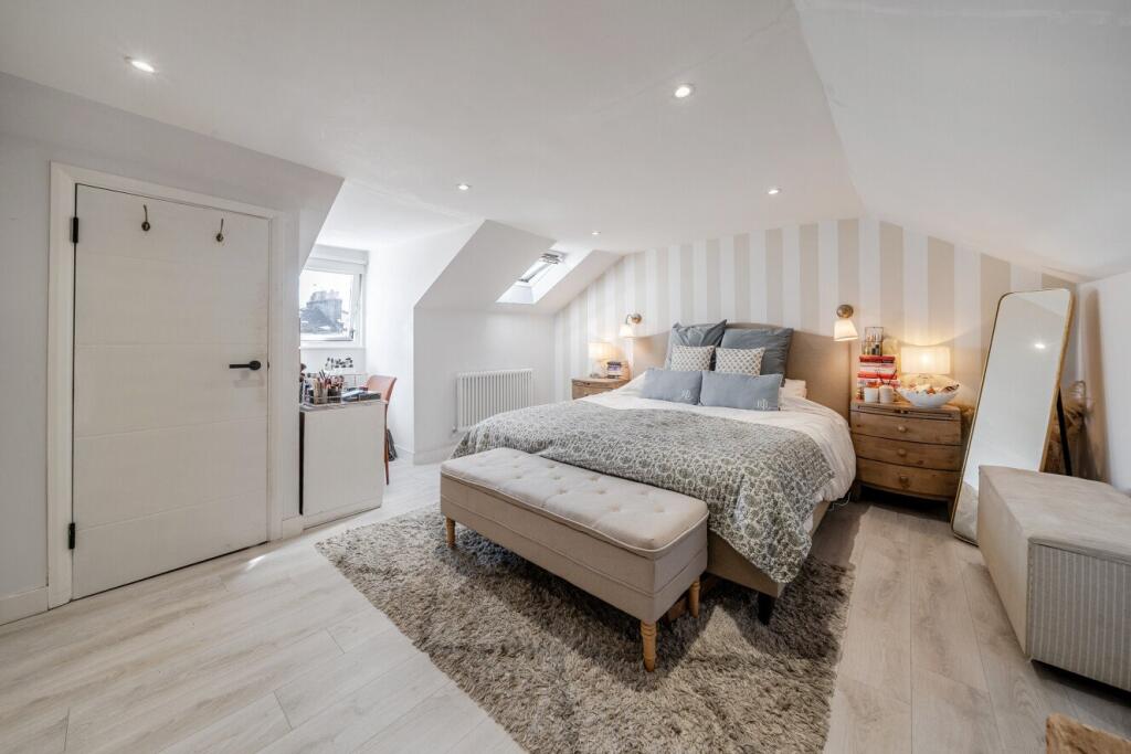 Apartment in London - View 3