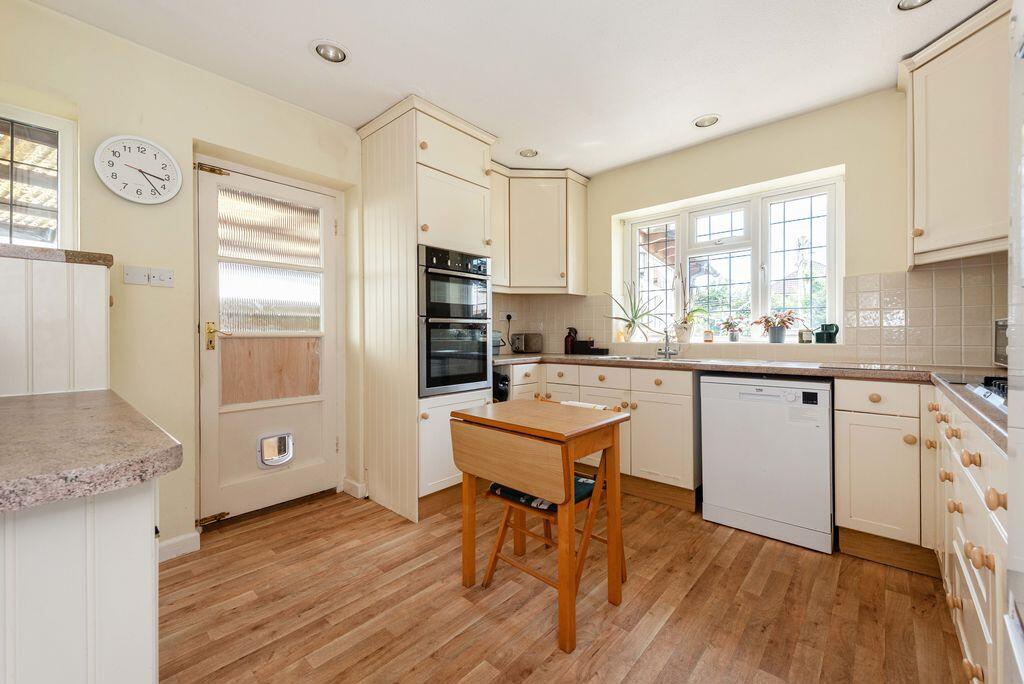 Cedar Drive, Chichester - More