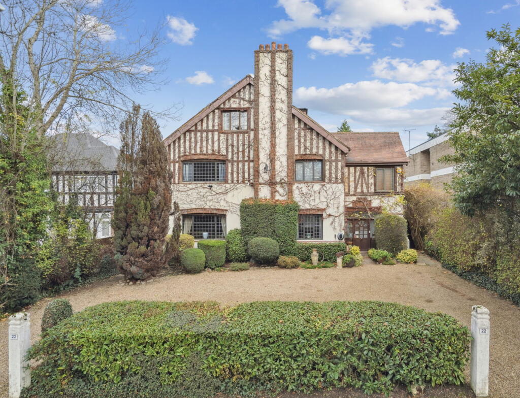Main image of property: The Avenue, Hatch End, Pinner HA5
