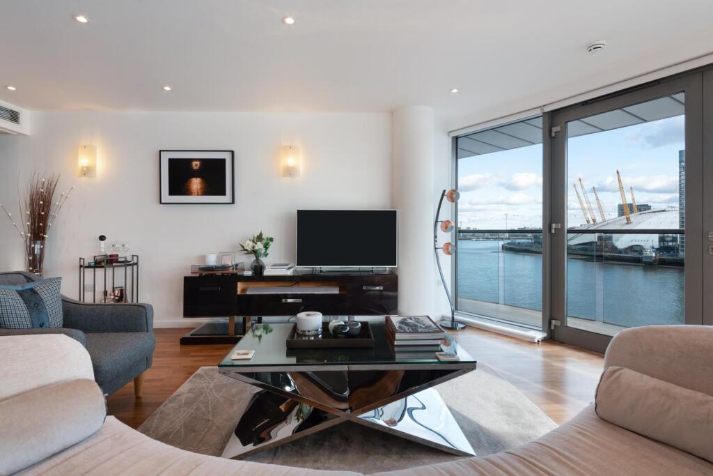New Providence Wharf, 1 Fairmont Avenue, London, E14 photo 4