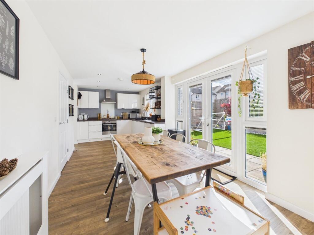 House in Perth - View 5