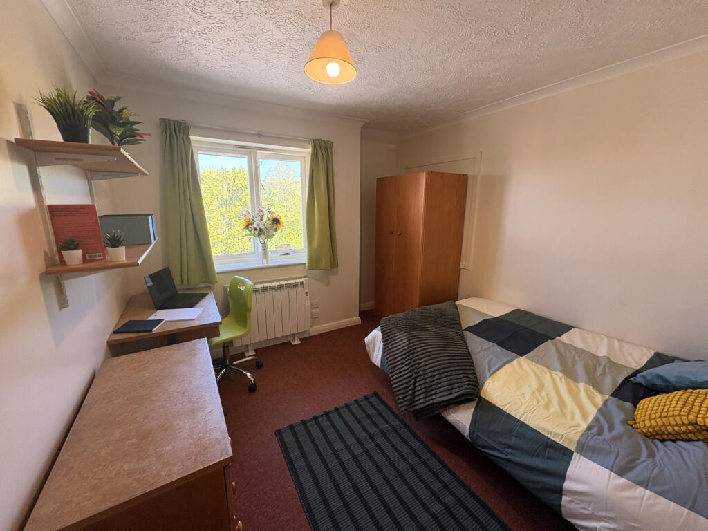 Apartment in Canterbury - View 3