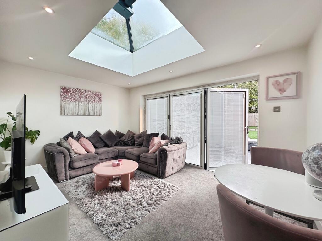 House in Hart, Fleet - View 4