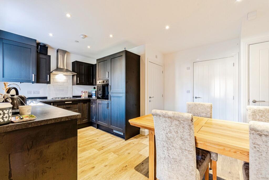 House in Wrexham, Plas Coch, Rhosddu - View 3