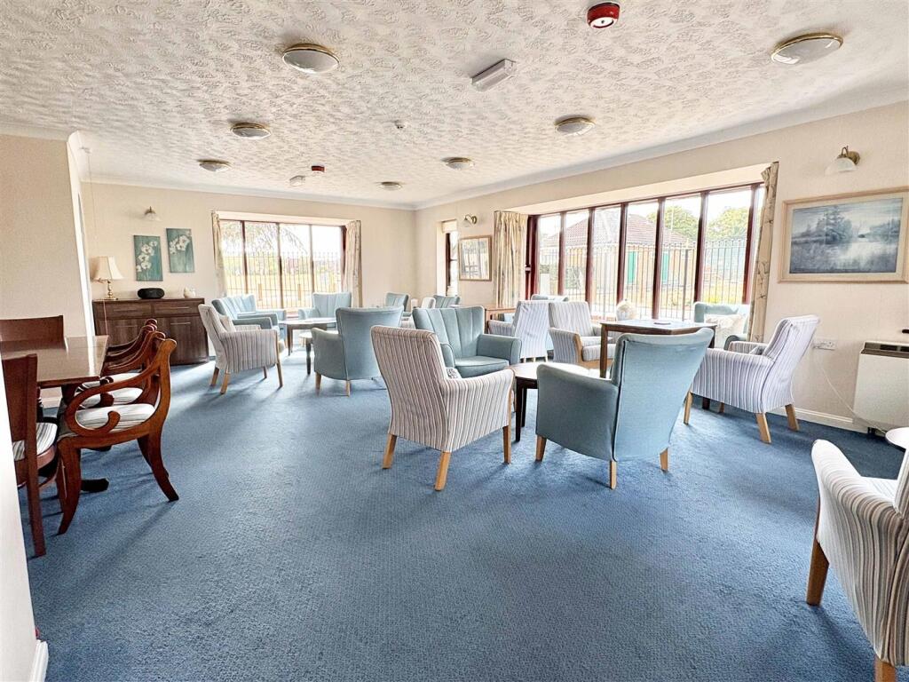 Apartment in Chelmsford - View 4