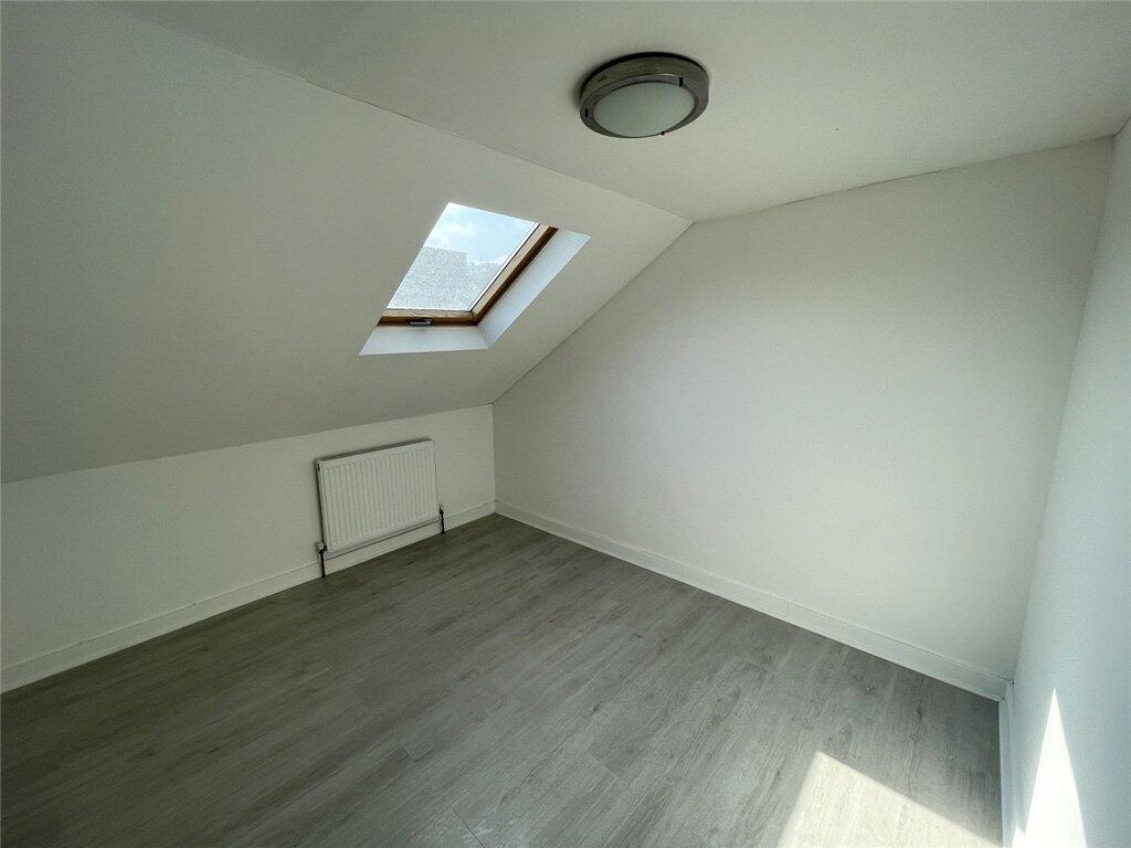 Apartment in Luton - View 5